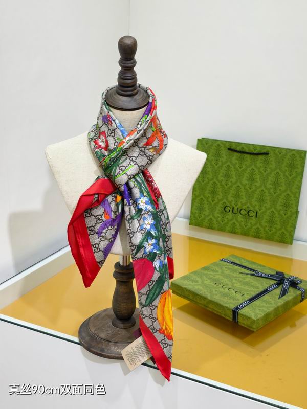 Gucci silk scarf 90X90cm E24 (14)