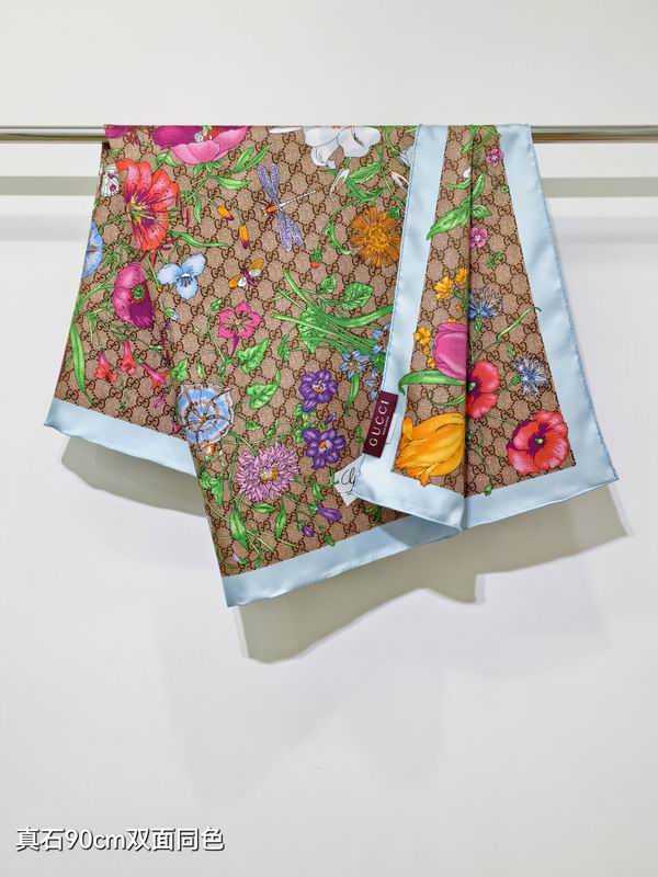 Gucci silk scarf 90X90cm E24 (25)