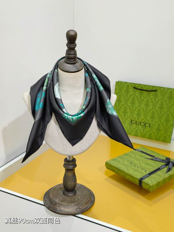 Gucci silk scarf 90X90cm E25 (1)