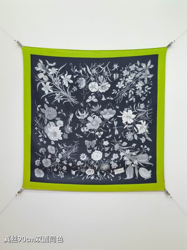 Gucci silk scarf 90X90cm E25 (15)