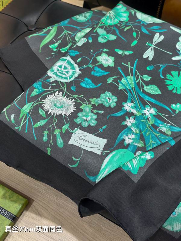 Gucci silk scarf 90X90cm E25 (4)