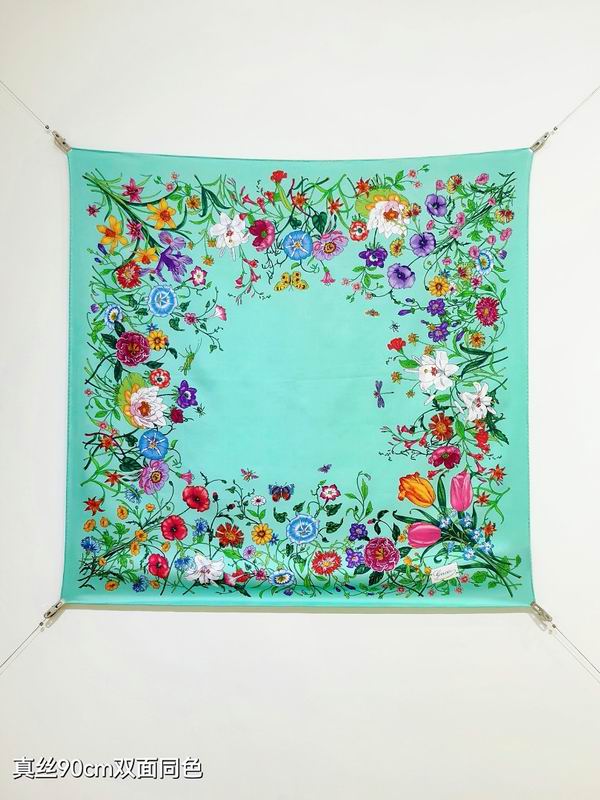 Gucci silk scarf hm (1)