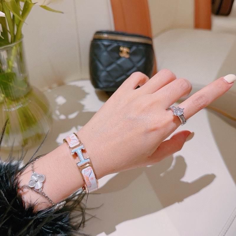 Hermes Bracelet  03yxs08 (9)