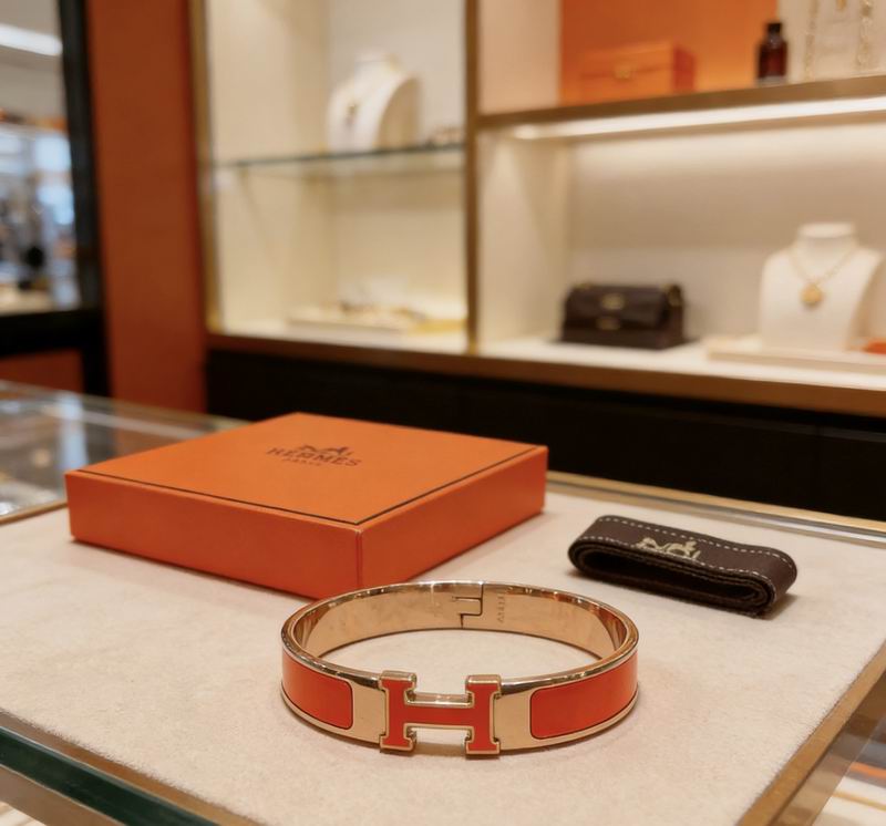 Hermes Bracelet  04yxs17 (1)