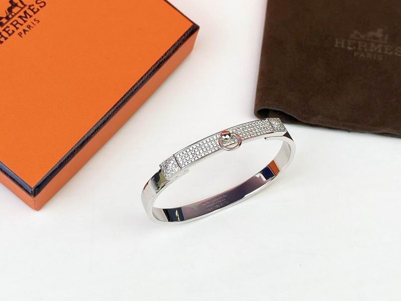 Hermes Bracelet  04yxs24 (7)