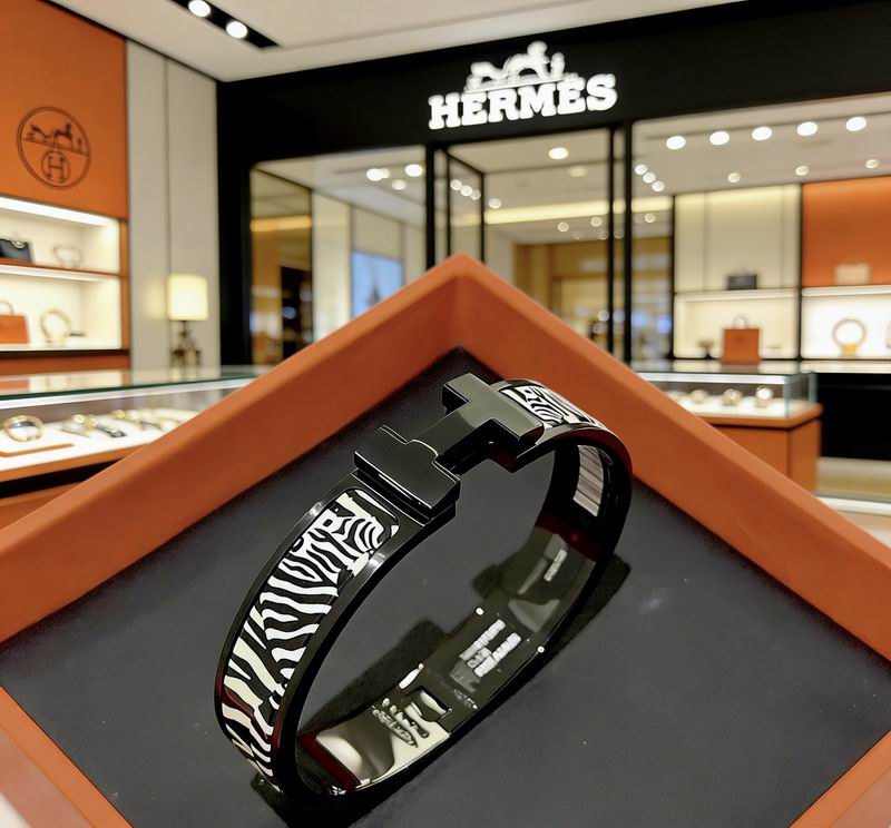 Hermes Bracelet  04yxs28 (8)