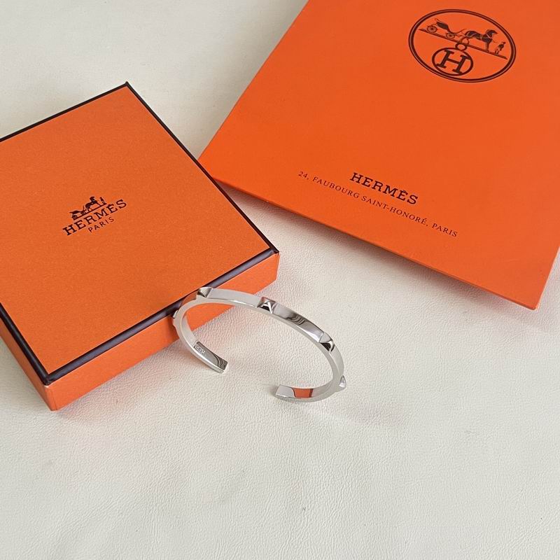 Hermes Bracelet  05yxs23 (2)