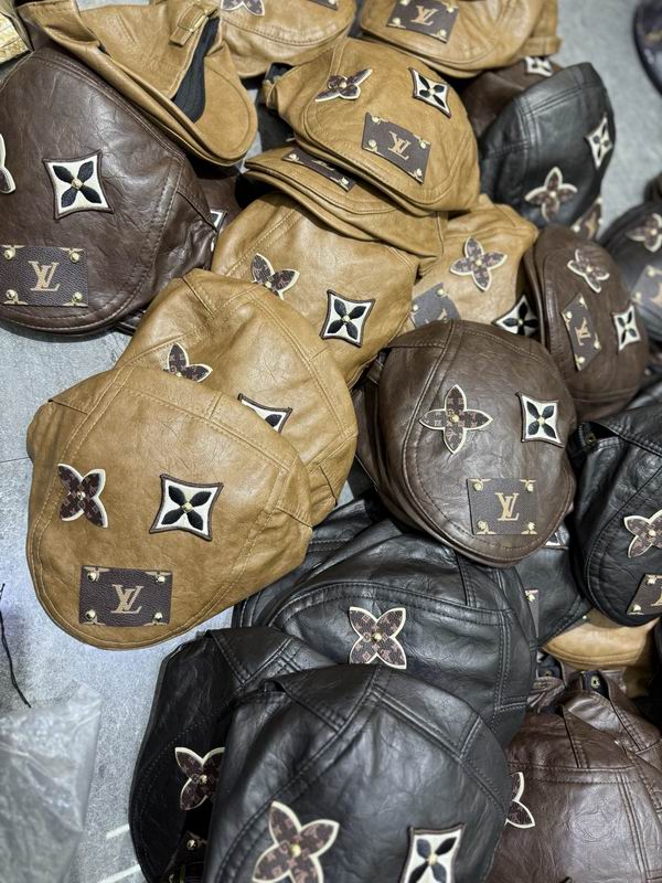 LV Beret dx (43)