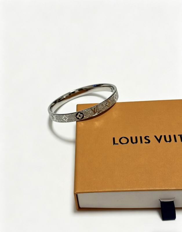 LV Bracelet  04yxs05 (12)