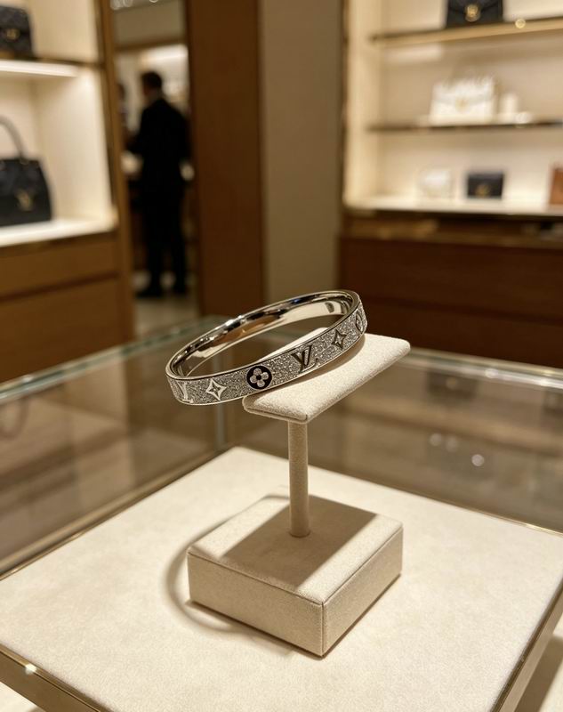 LV Bracelet  04yxs05 (19)