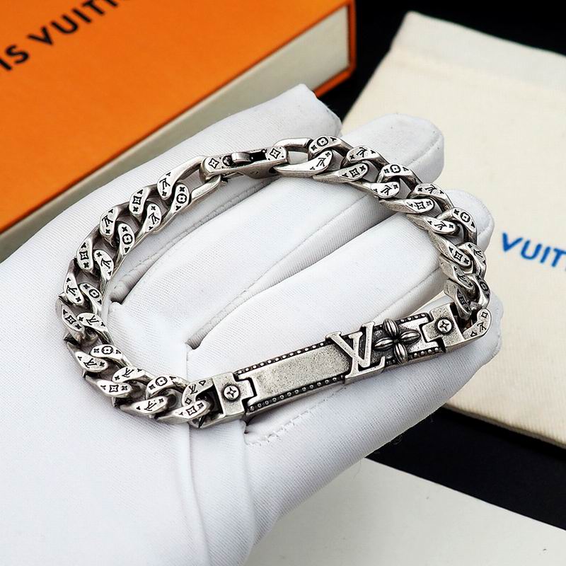 LV Bracelet  04yxs06 (2)