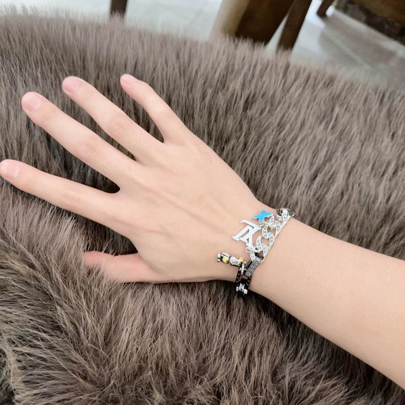 LV Bracelet  04yxs100 (4)