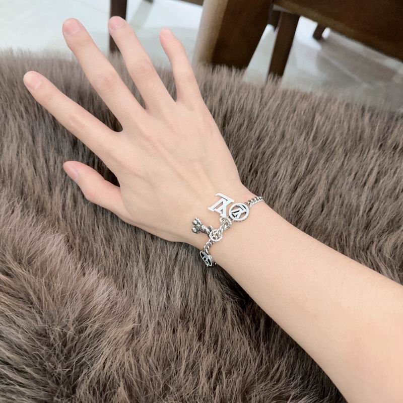 LV Bracelet  04yxs101 (4)
