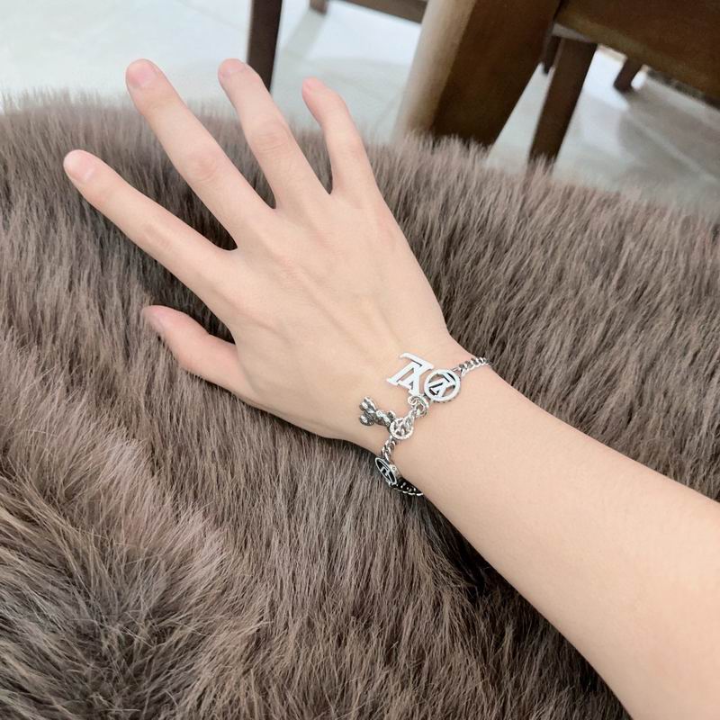LV Bracelet  04yxs101 (9)