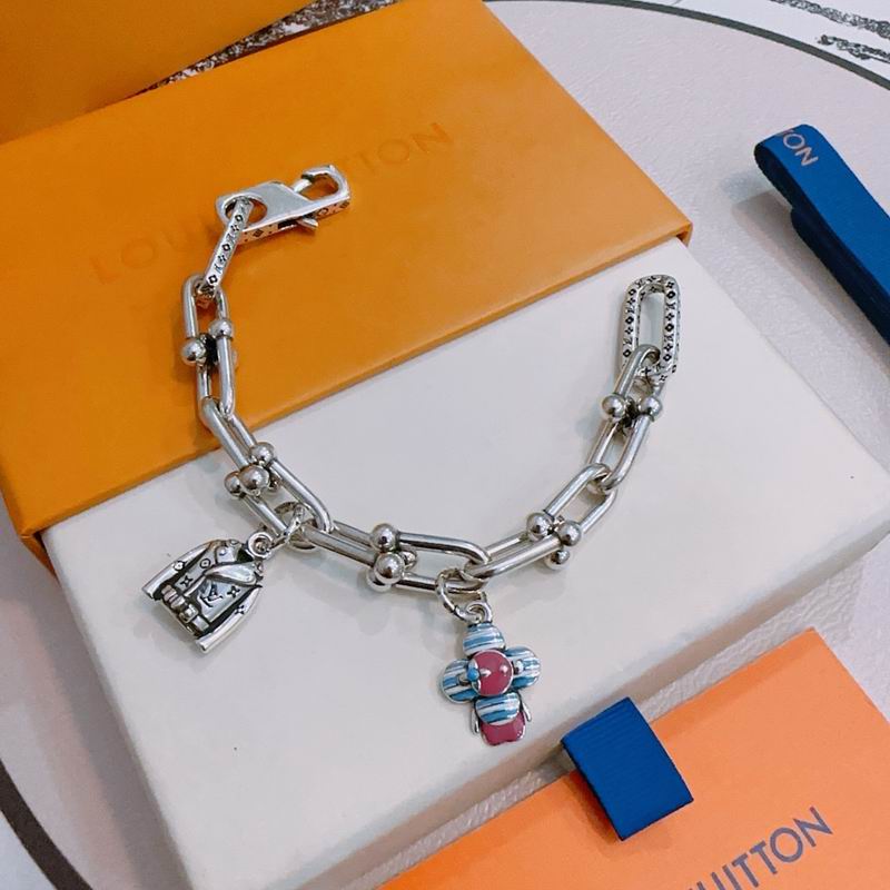 LV Bracelet  04yxs103 (2)