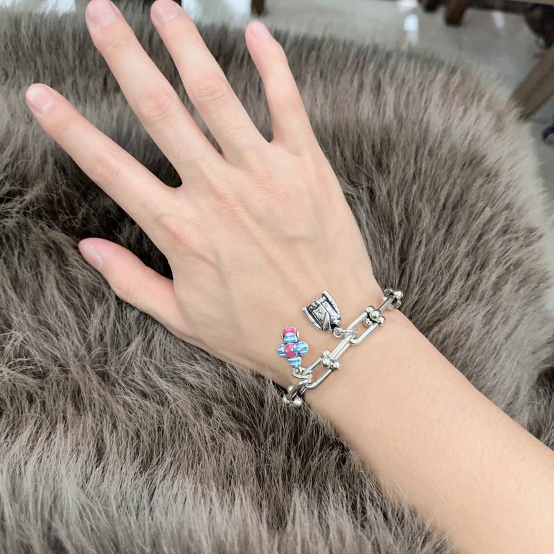 LV Bracelet  04yxs103 (4)