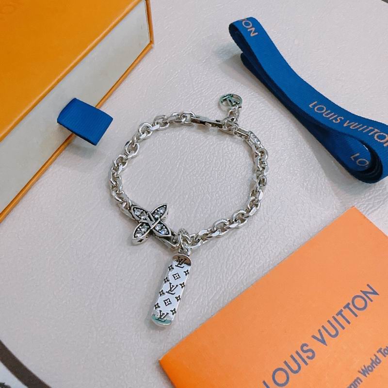 LV Bracelet  04yxs106 (2)