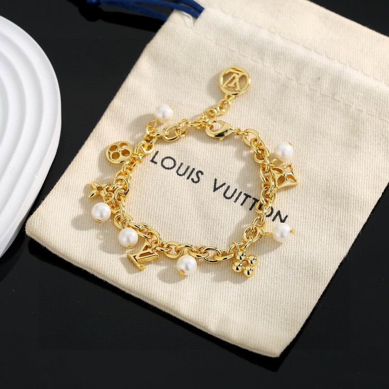 LV Bracelet  04yxs109 (2)
