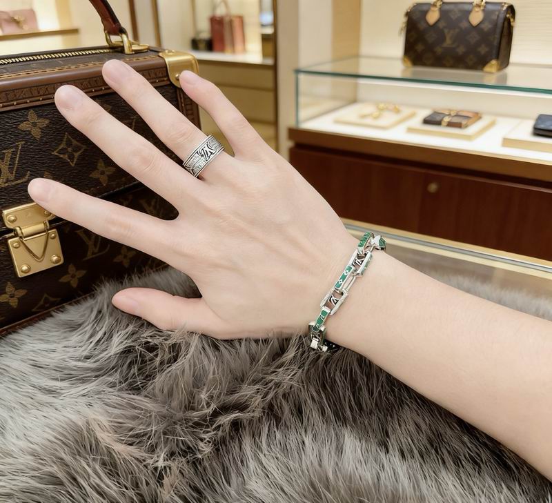 LV Bracelet  04yxs11 (9)