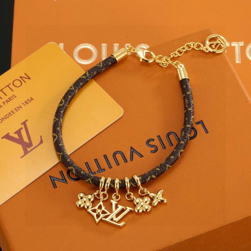 LV Bracelet  04yxs110 (1)