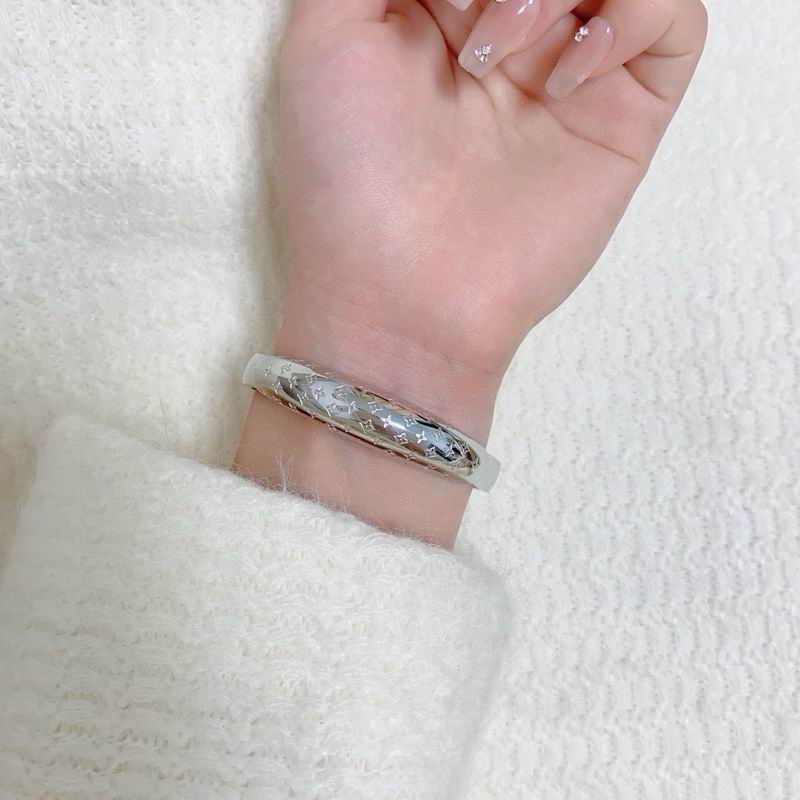 LV Bracelet  04yxs113 (2)