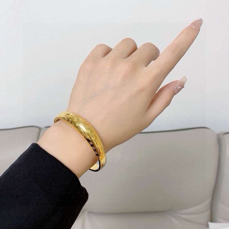 LV Bracelet  04yxs113 (3)