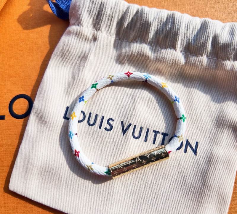 LV Bracelet  04yxs116 (2)