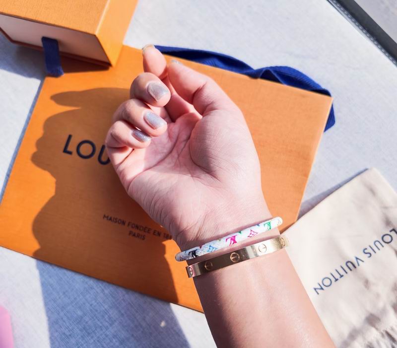 LV Bracelet  04yxs116 (3)