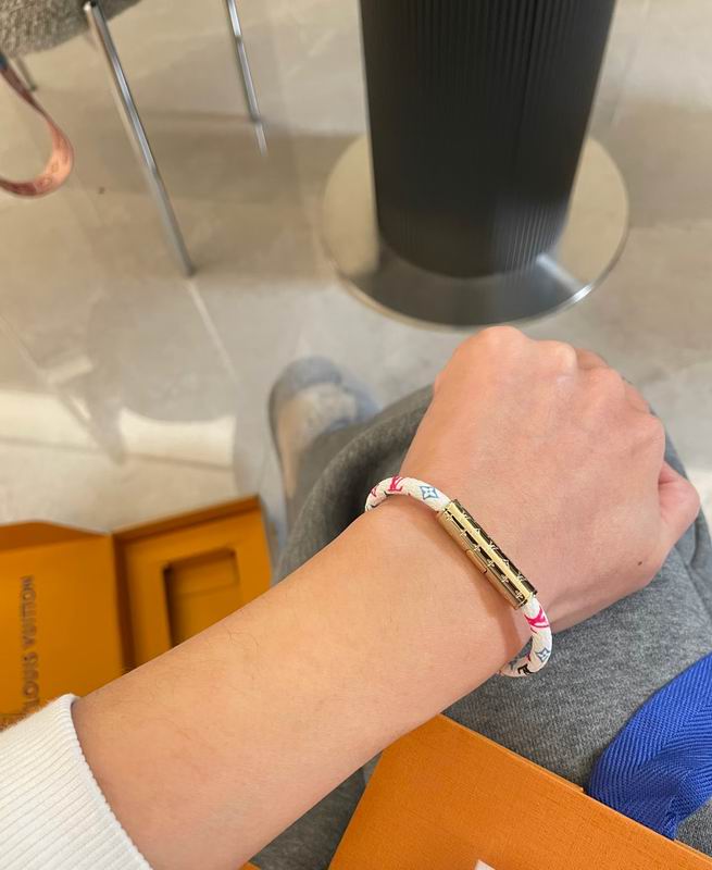 LV Bracelet  04yxs116 (4)