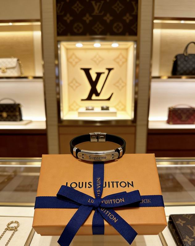 LV Bracelet  04yxs125 (2)
