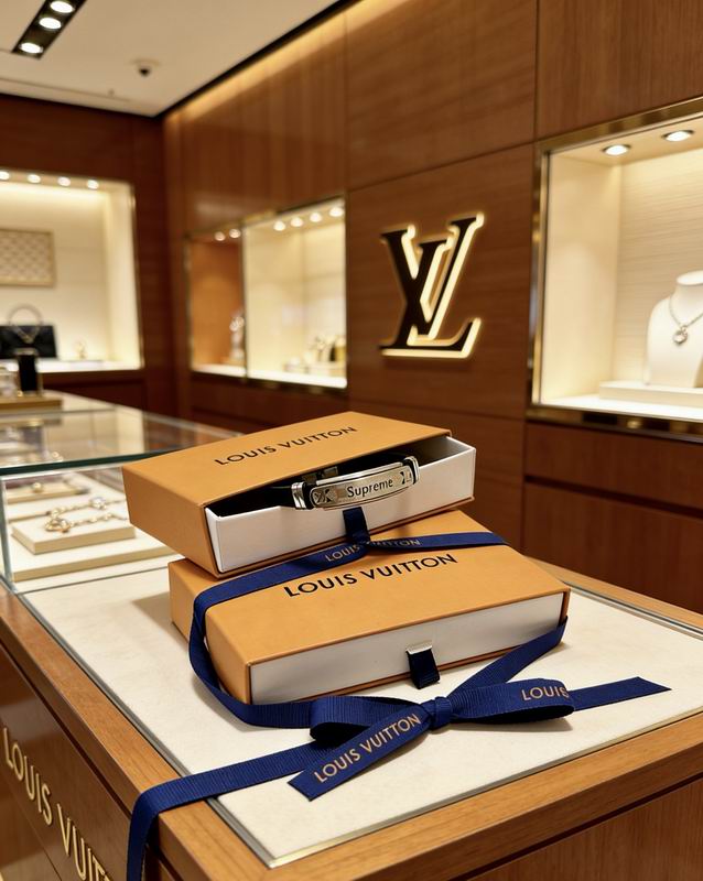 LV Bracelet  04yxs125 (4)