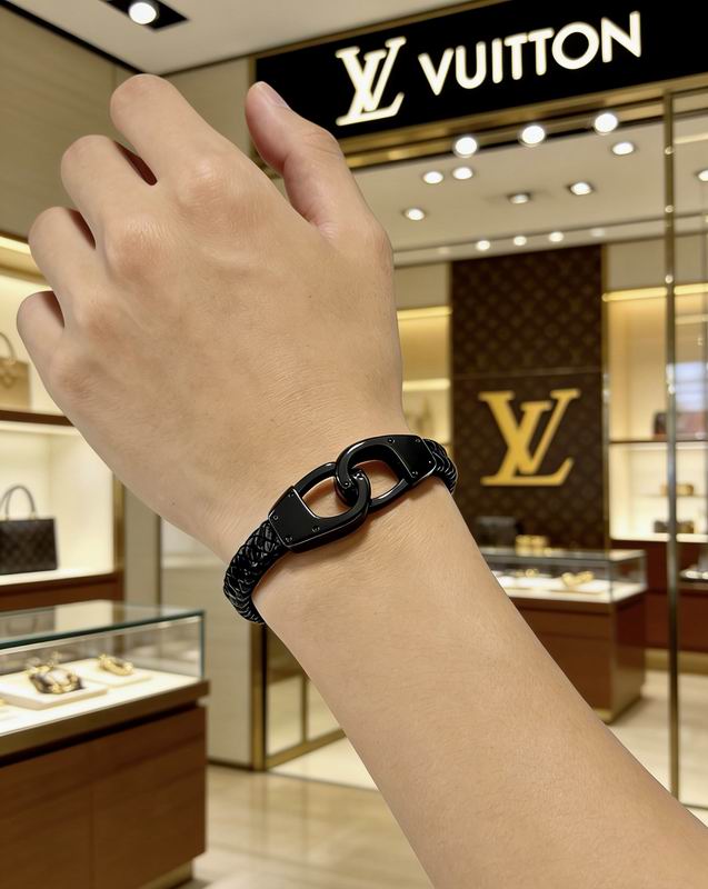 LV Bracelet  04yxs132 (5)