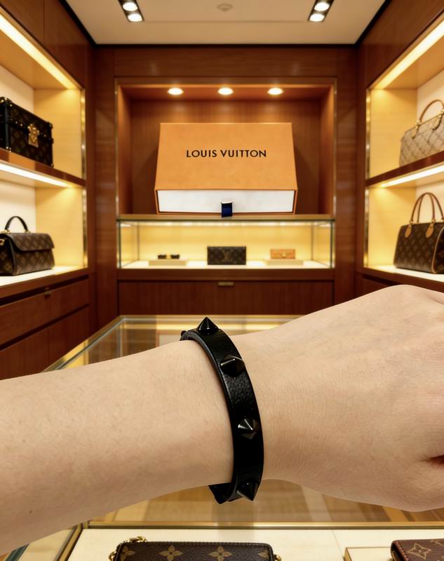 LV Bracelet  04yxs133 (4)