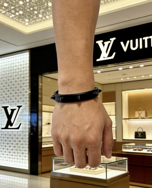 LV Bracelet  04yxs133 (5)