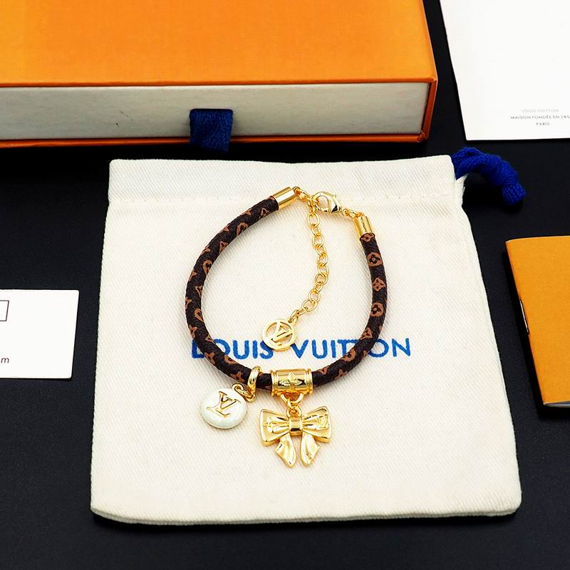 LV Bracelet  04yxs134 (5)