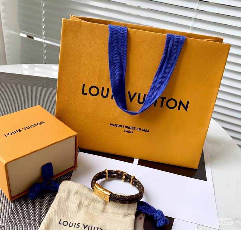 LV Bracelet  04yxs135 (5)
