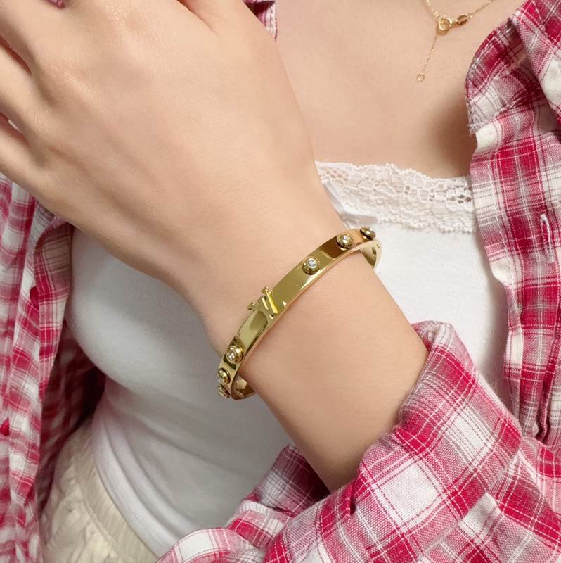 LV Bracelet  04yxs136 (2)