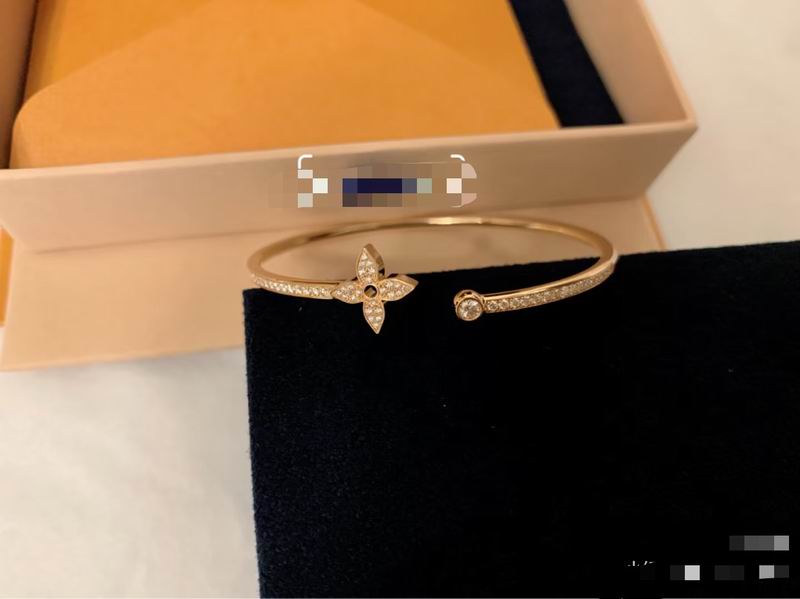 LV Bracelet  04yxs143 (2)