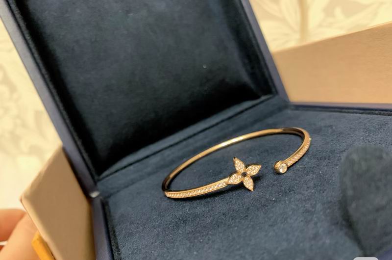 LV Bracelet  04yxs143 (5)