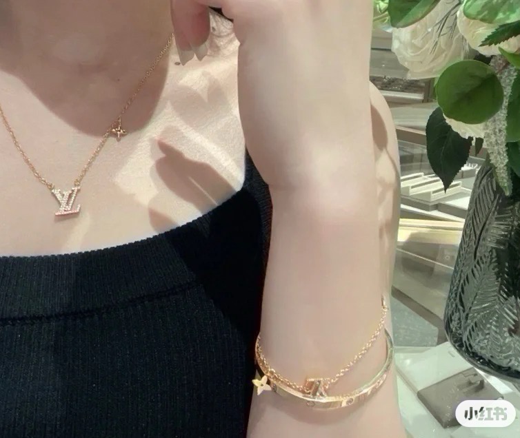 LV Bracelet  04yxs144 (3)
