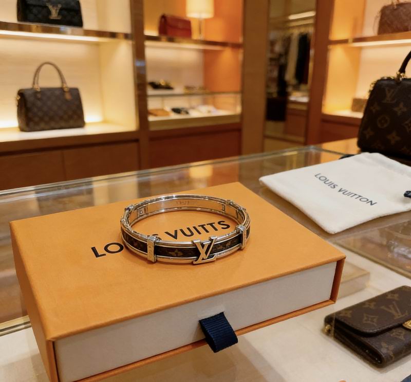 LV Bracelet  04yxs15 (3)