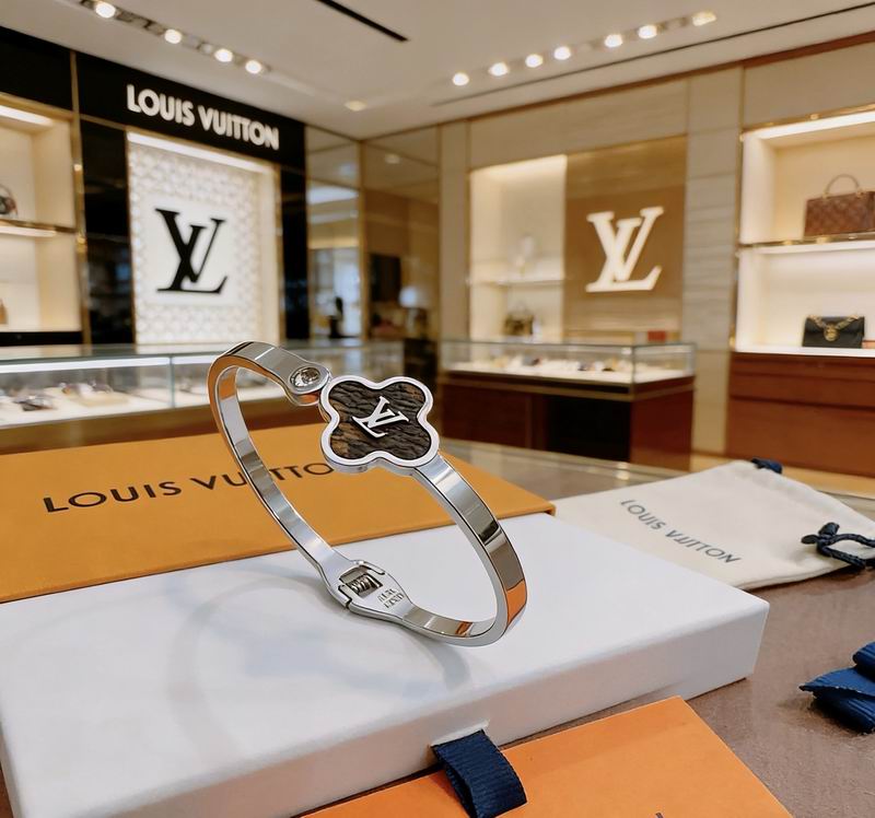 LV Bracelet  04yxs17 (4)