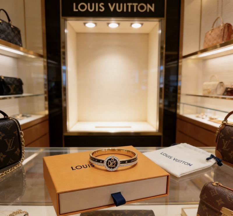 LV Bracelet  04yxs18 (9)