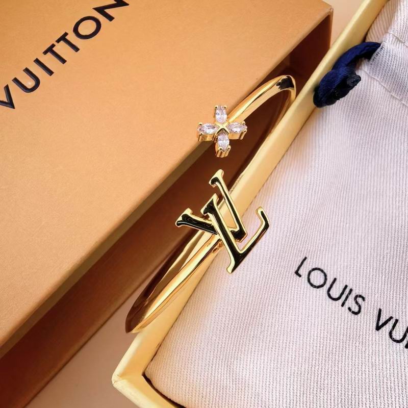 LV Bracelet  04yxs19 (3)