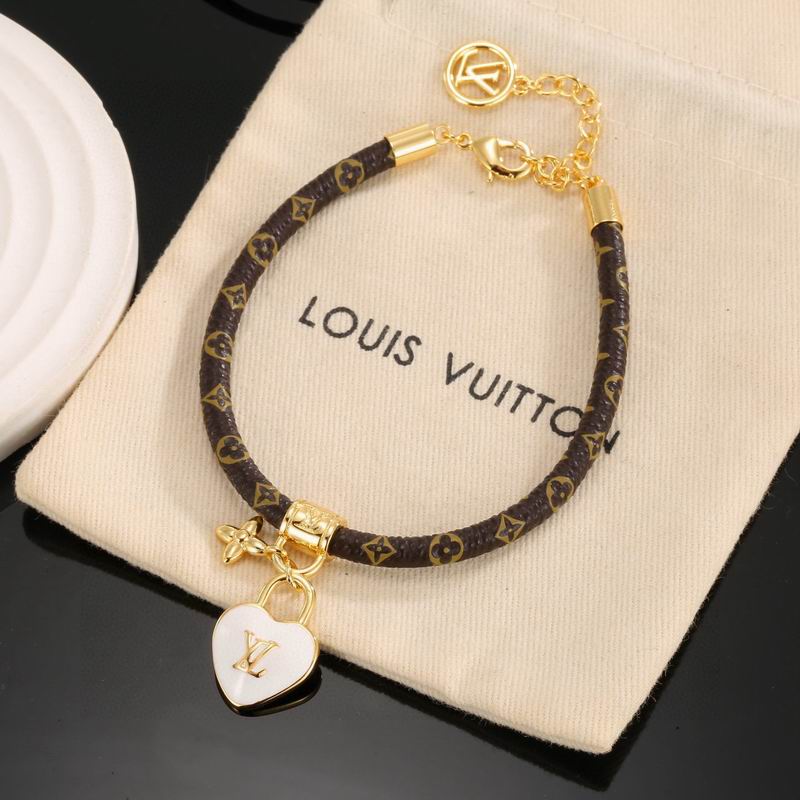 LV Bracelet  04yxs20 (1)