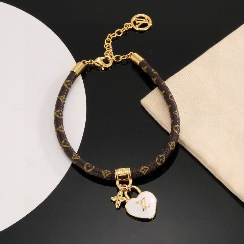 LV Bracelet  04yxs20 (2)