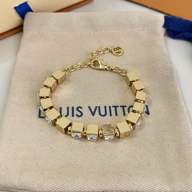 LV Bracelet  04yxs21 (12)