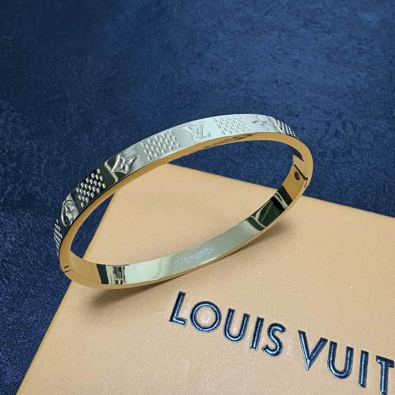 LV Bracelet  04yxs31 (2)