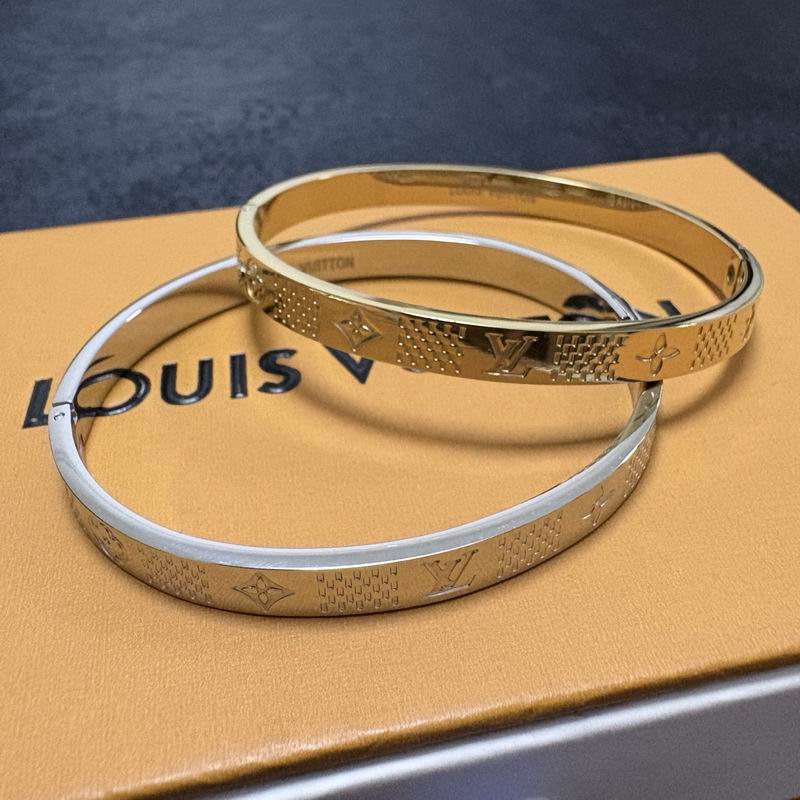 LV Bracelet  04yxs31 (3)