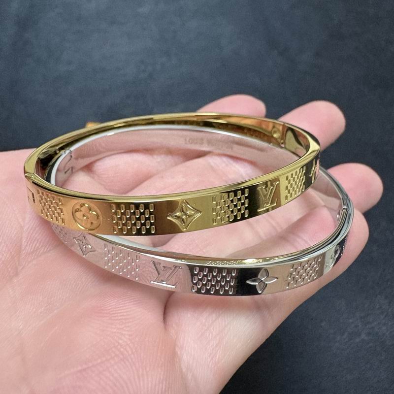 LV Bracelet  04yxs31 (4)